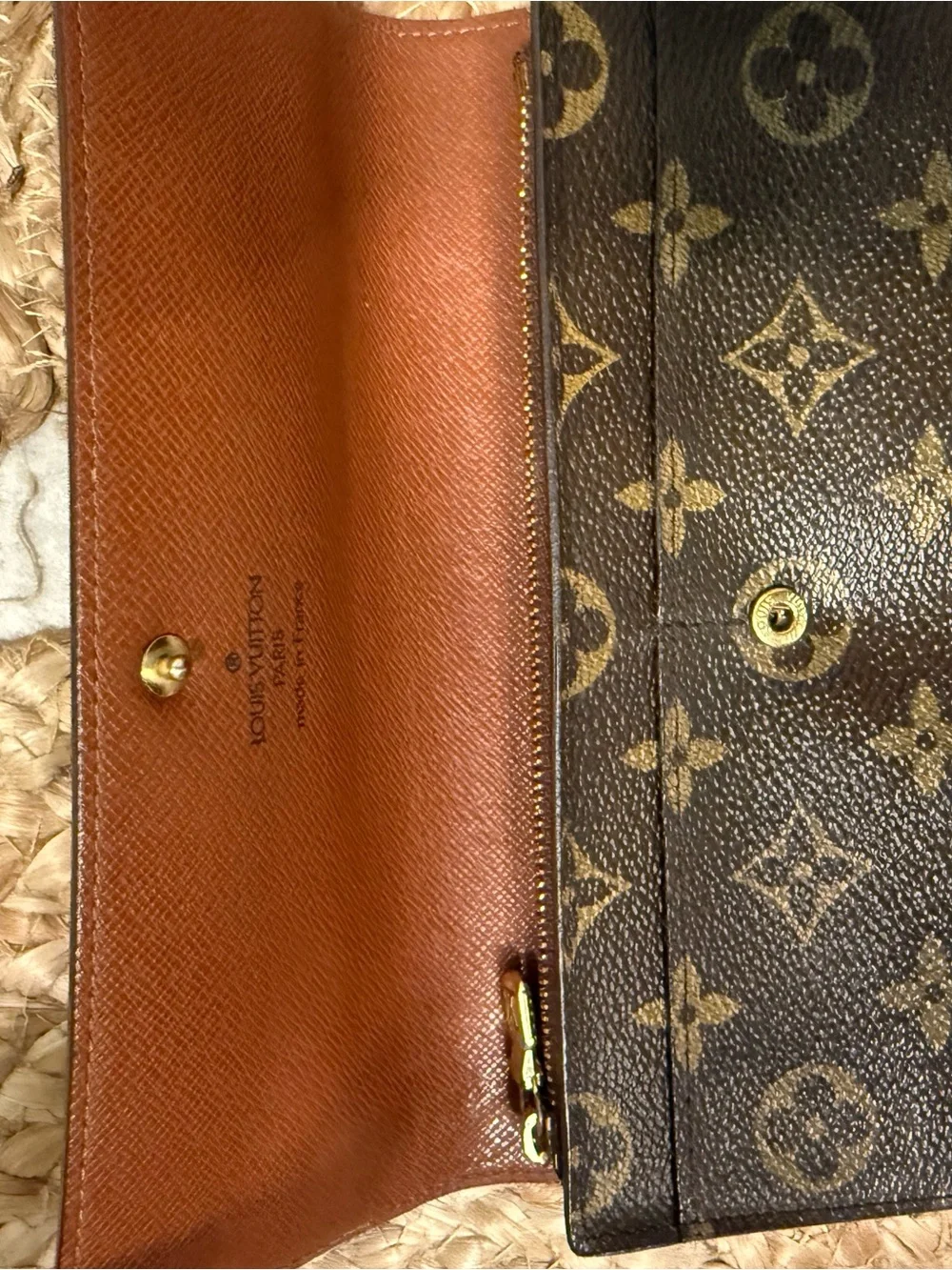 Louis Vuitton Monogram Wallet (needs updated snap)